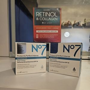 No.7 moisturizer + retinol and collagen moisturizer
